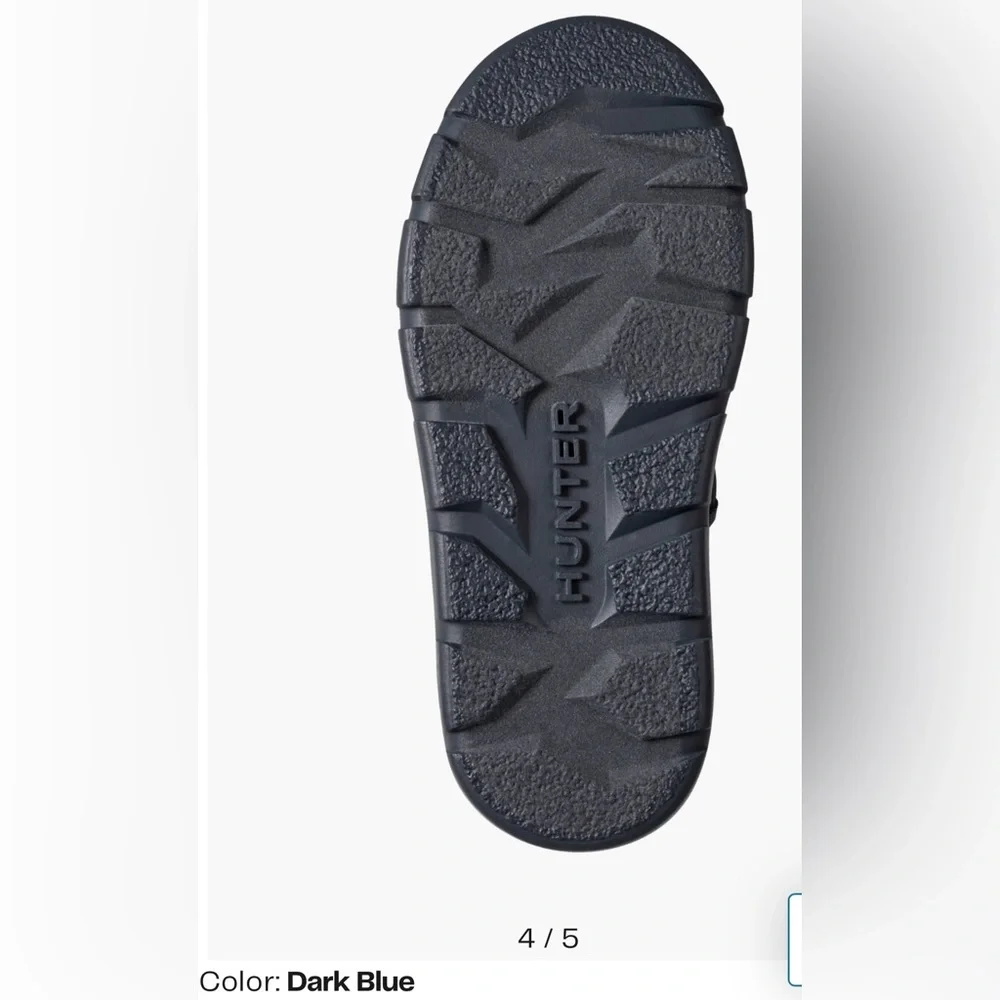 Hunter Big/kid Cozy Boot size 4 gently used $120 Color: Dark Blue